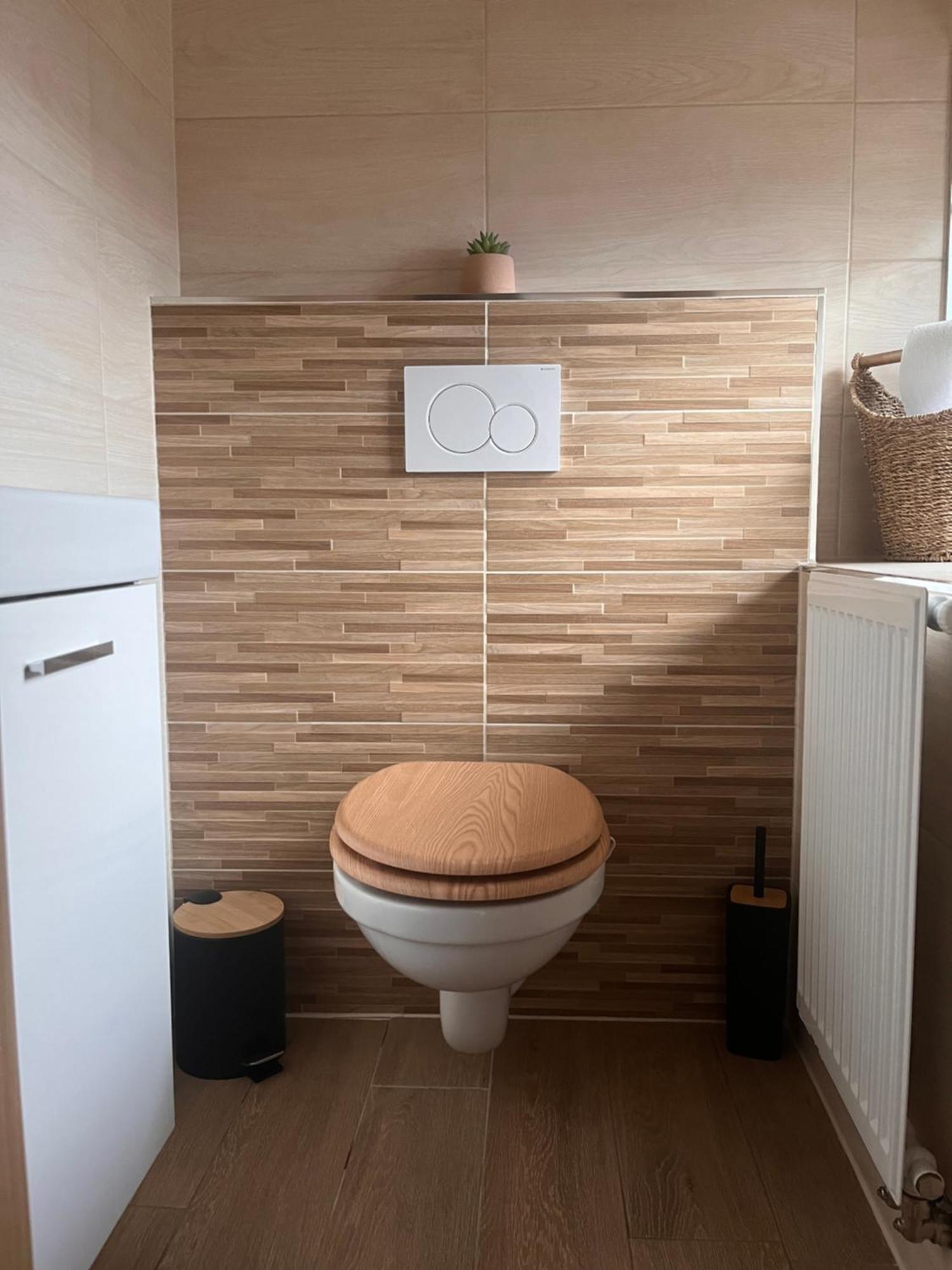 Pr Semnic Apartment